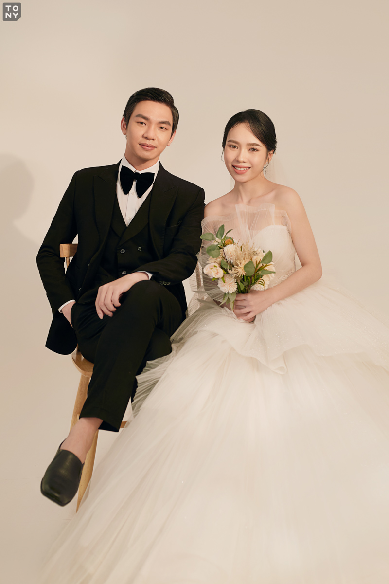 Thuê ngay studio chụp ảnh cưới Hàn Quốc để có một bộ ảnh đầy lãng mạn và hoàn hảo. Với quy trình chụp chuyên nghiệp và thiết bị hiện đại, các cặp đôi sẽ có những bức ảnh cưới đẹp và đầy ý nghĩa.