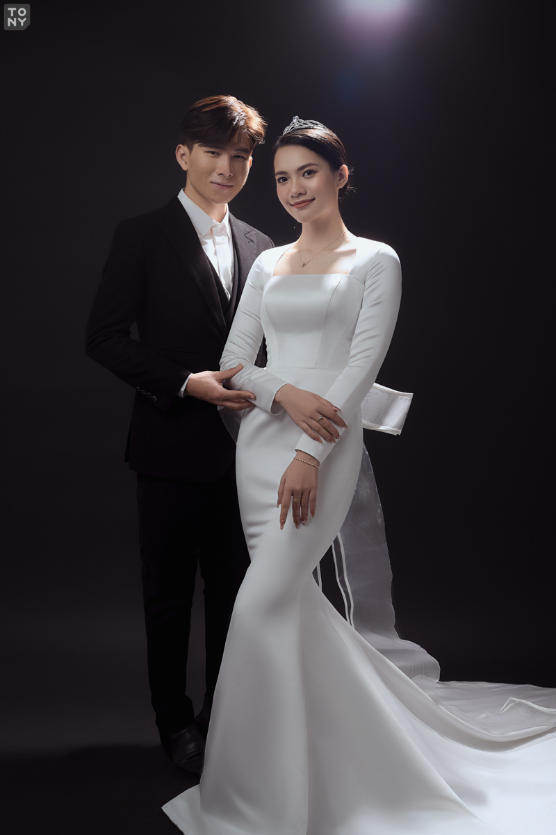Bạn muốn tạo ra những bức ảnh cưới đẹp nhất cho ngày trọng đại của mình? Hãy ghé qua phòng studio ảnh cưới Hàn Quốc, nơi được trang bị những thiết bị, ánh sáng và không gian đặc biệt để bạn có thể thỏa sức bày tỏ tình yêu với người mình yêu thương.
