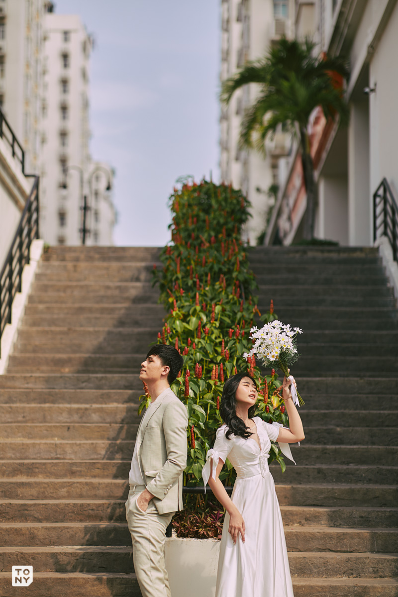 Những bức ảnh cưới Sài Gòn cực đẹp sẽ khiến bạn muốn lưu giữ những khoảnh khắc đẹp nhất của cuộc đời mình. Cùng chúng tôi khám phá những góc phố cổ, những địa điểm du lịch nổi tiếng và tham gia vào những trò chơi dân gian thú vị để tạo nên những bức ảnh độc đáo và đẹp nhất.