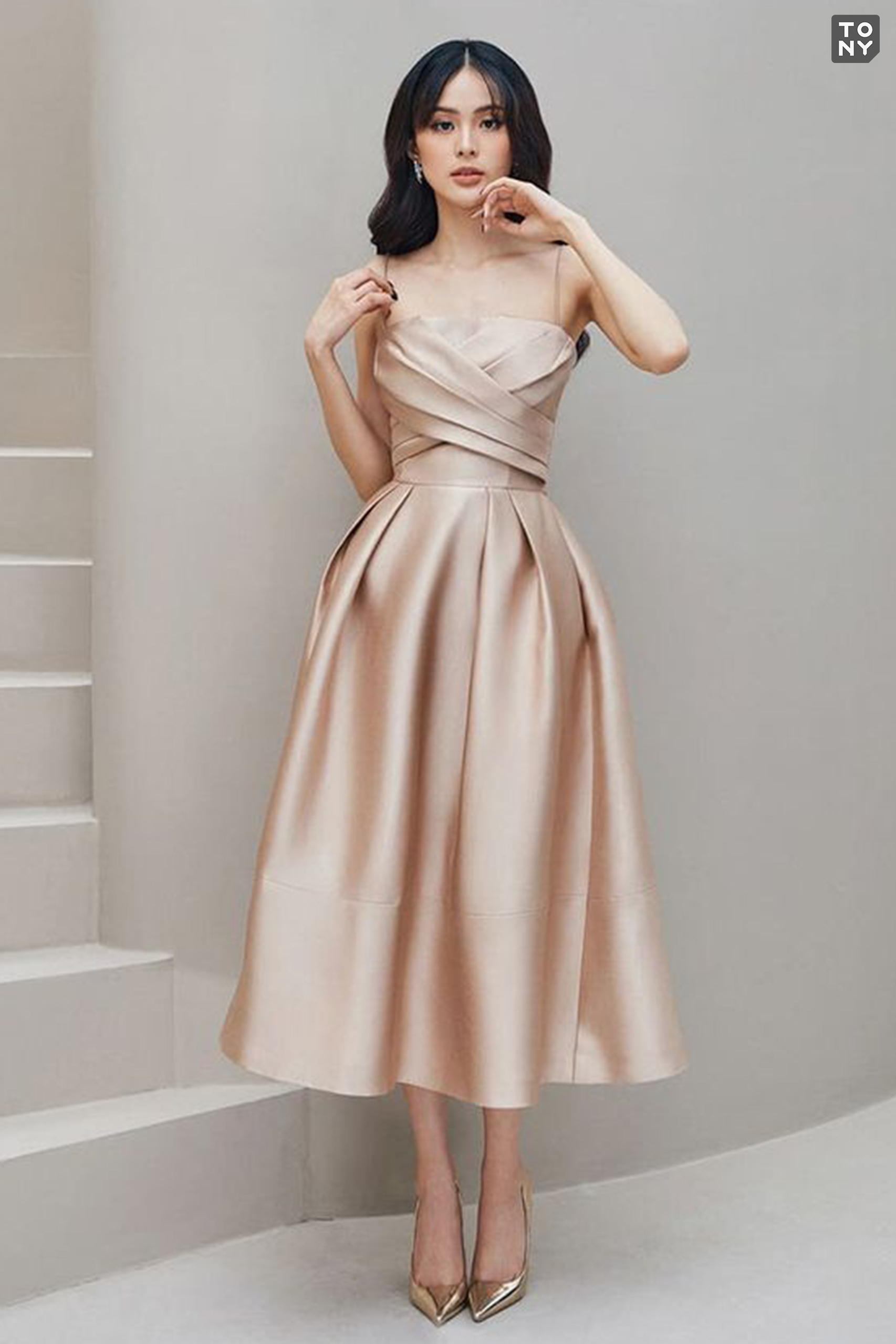 Top 10 mẫu váy đi dự tiệc cưới dễ thương hot trend 2023