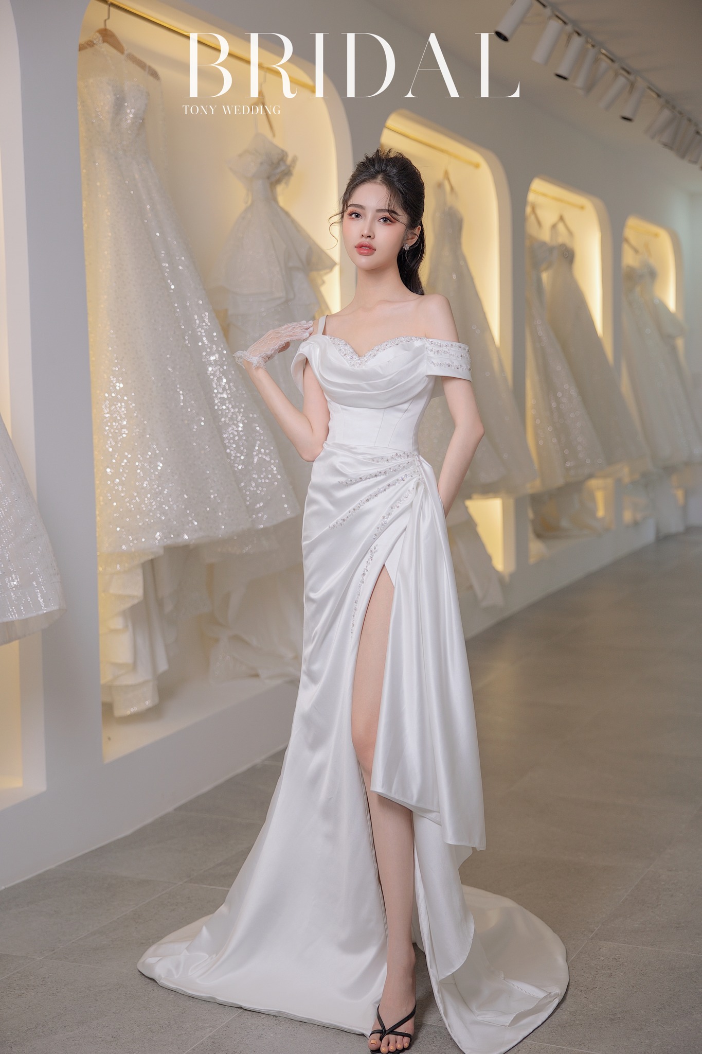 Áo dài trắng cô dâu Chaang May sẵn đồ cưới vải lụa kiểu cổ 5cm tay dài -  MixASale